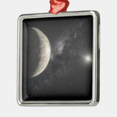 Eine Abbildung von Makemake Silbernes Ornament (Links)