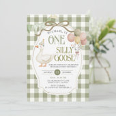 Eine Alberne Gans Birthday Sage Green Gingham Einladung (Stehend Vorderseite)