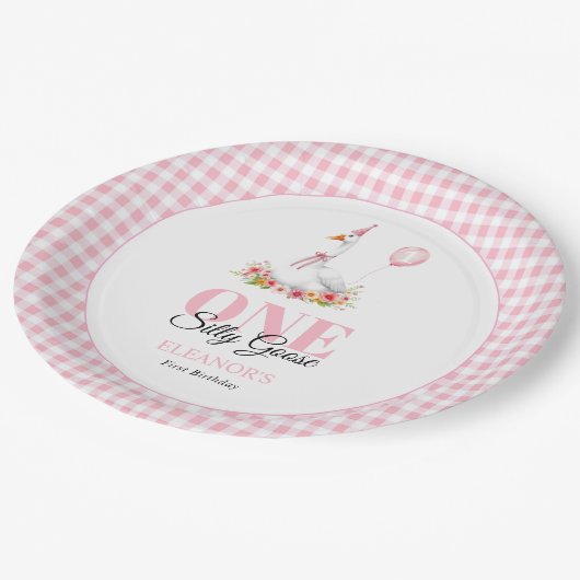 Eine alberne Gans, rosa Gingham Girl's 1. Geburtst Pappteller (Schrägansicht)