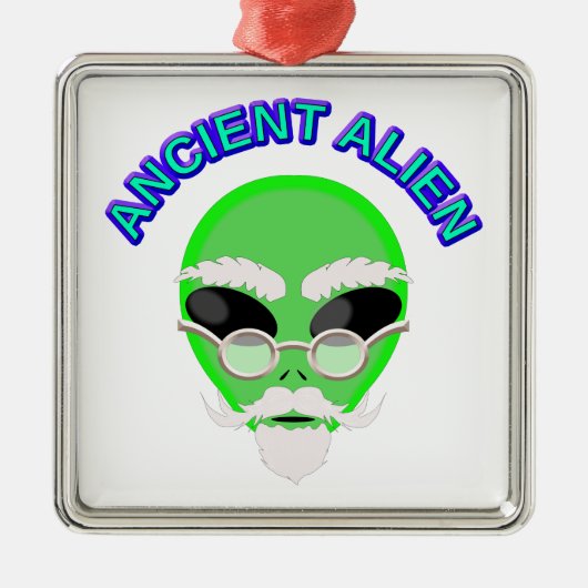 Eine alte Alien Ornament Aus Metall (Vorne)