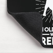 Eine alte Frau mit einem französischen Bulldoggen Mousepad (Ecke)