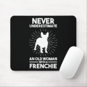 Eine alte Frau mit einem französischen Bulldoggen Mousepad (Mit Mouse)