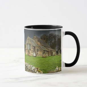 Eine alte Kirche unter einem dunklen Himmel Tasse