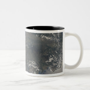Eine Ansicht der karibischen Insel von Hispaniola Zweifarbige Tasse