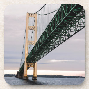 Eine Ansicht der Mackinac-Brücke vom Lake Michigan Untersetzer