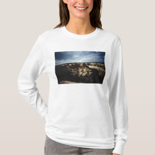 Eine Ansicht der umgebenden Landschaft T-Shirt