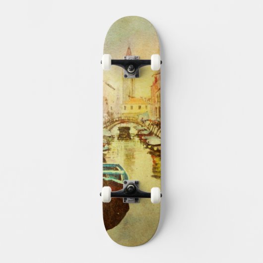 Eine Ansicht des Kanals mit Booten und Gebäude Skateboard (Vorderseite)