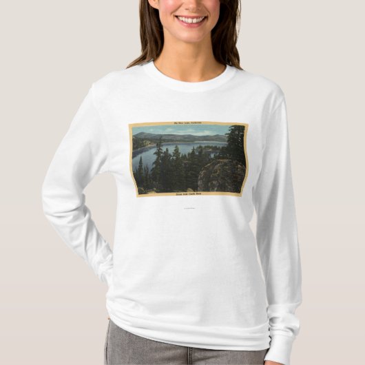 Eine Ansicht des Sees vom Schloss-Felsen T-Shirt (Vorderseite)