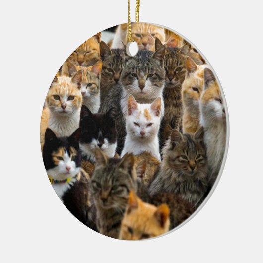 Eine Armee der Katzen, Aoshima Insel, Japan Keramikornament (Links)