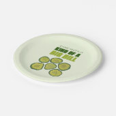 Eine Art Big Dill Deal Green Pickle Chip Glückwuns Pappteller (Schrägansicht)