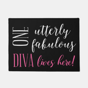 Eine äußerst fabelhafte "DIVA" lebt hier! - Fußmatte