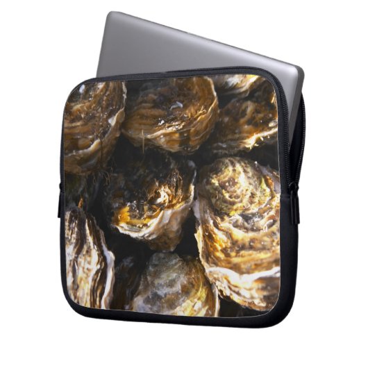 Eine Austernplatte. Laptopschutzhülle (Vorderseite Links)