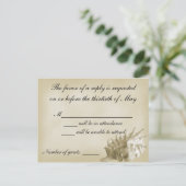 Eine Beach Wedding RSVP Card (Gold) Einladungspostkarte (Stehend Vorderseite)