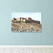 Eine befestigte Verbindung im Dorf Akbar Kh Leinwanddruck (Insitu (Holzboden))