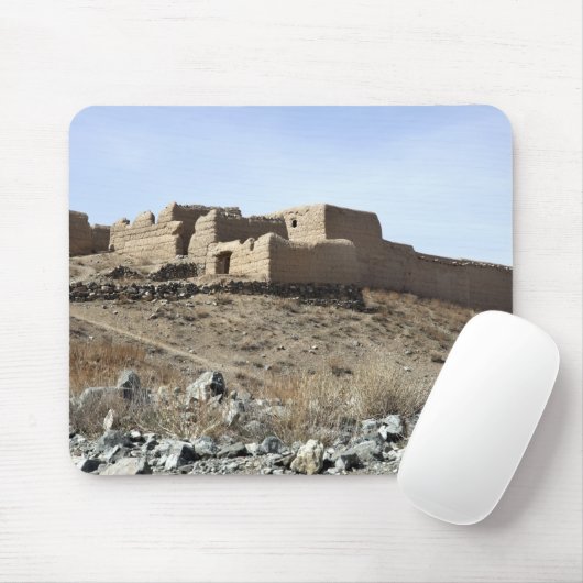 Eine befestigte Verbindung im Dorf Akbar Kh Mousepad (Mit Mouse)