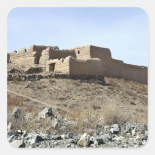 Eine befestigte Verbindung im Dorf Akbar Kh Quadratischer Aufkleber