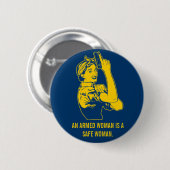 Eine bewaffnete Frau Knopf Button (Vorne & Hinten)