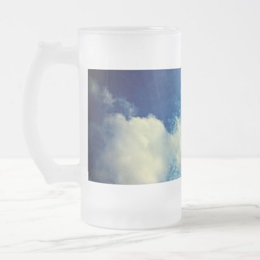 Eine Bewölkung Mattglas Bierglas (Links)