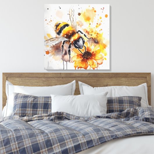 Eine Biene sammelt Honig auf einer Blume. Leinwanddruck (Insitu (Schlafzimmer))