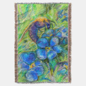 Eine Biene & Vergessen-nicht-Blume Decke (Vorderseite Vertikal)