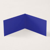 eine blaue Mauer mit einer Uhr darauf (Innenseite)