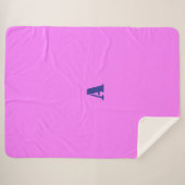 Eine blaue Monogramm-Rosa-Lücke Sherpadecke (Vorderseite (Horizontal))
