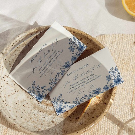 Eine Blaue Vintage Blumenrezeptkarte Begleitkarte