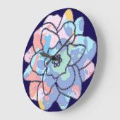 Eine Blume aus Farbflecken Große Wanduhr (Winkel)