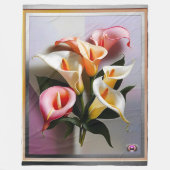 Eine Blüte von Calla Lilies in Pastellfarben Fleecedecke (Vorderseite)