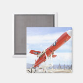 Eine BQM-74E Chukar-Drohne für den Start bereit Magnet (Vorderseite/Rückseite)