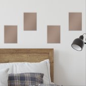 eine braune Mauer mit einer Uhr darauf Bilderwand Sets (Schlafzimmer)