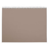 eine braune Mauer mit Kalender (Titelbild)