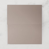 eine braune Mauer mit Platzkarte (Außenseite Aufgefaltet)