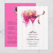 Eine Braut bei einem winzigen rosa Martini-Jungges
