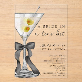 Eine Braut in einem Tini Bit Dirty Martini Brautpa Acryleinladungen