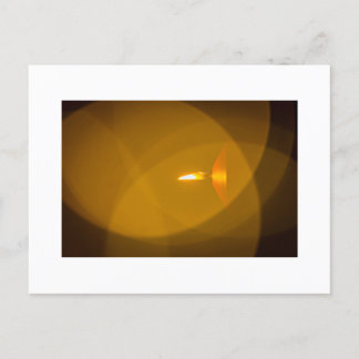 Eine brennende Kerze Postkarte