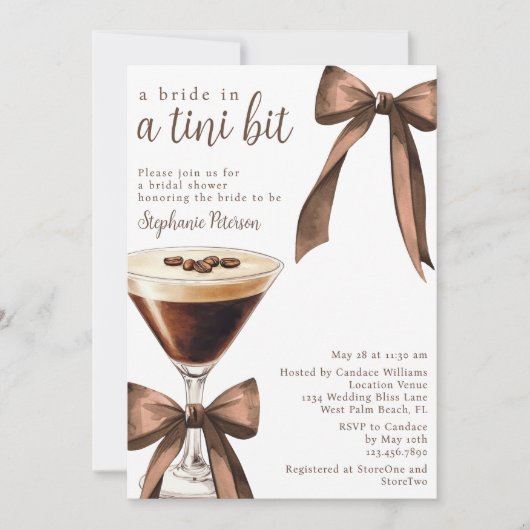 Eine Brille in einem Tini Bit Martini-Brautparty Einladung (Vorderseite)