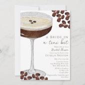 Eine Brille in einem Tini Bit Martini-Brautparty Einladung (Vorderseite)