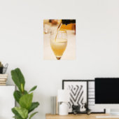 Eine Champagnerflöte wird mit Gosset gefüllt Poster (Heimbüro)