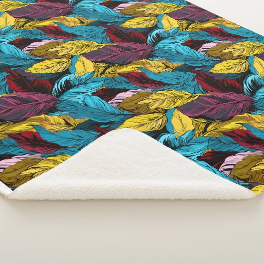 eine Decke mit Blattmuster Sherpadecke (3/4)