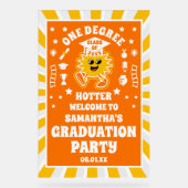 Eine Degree Hotter Retro Graduation Party Willkomm Acrylschild (Vorderseite)