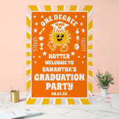 Eine Degree Hotter Retro Graduation Party Willkomm Acrylschild (Hochzeit)
