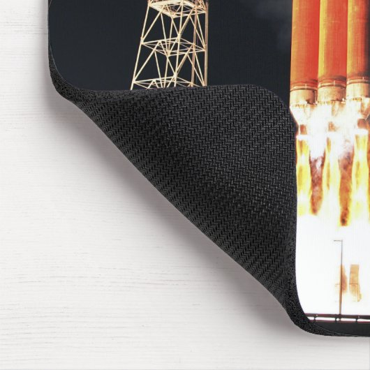 Eine Delta-IV-Rakete hebt ab Mousepad (Ecke)