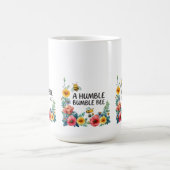 Eine demütige Hummel  Kaffeetasse (Mittel)