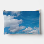 Eine diagonale Wolkenlinie Zubehörtasche (Rückseite)