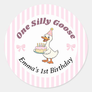 Eine dumme Gans Rosa Schleife 1. Geburtstag Runder Aufkleber