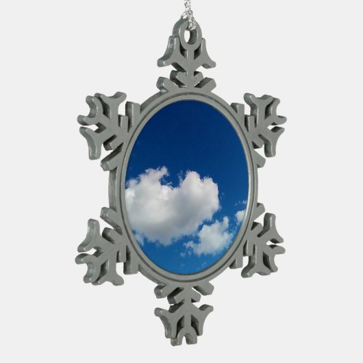 Eine einfache lange Wolke Schneeflocken Zinn-Ornament (Links)