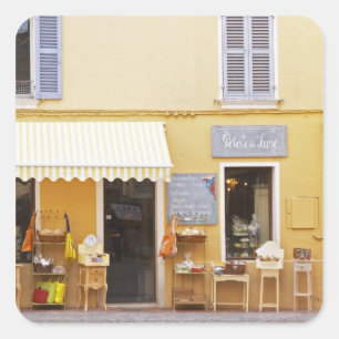Eine Einkaufsstraße in der Altstadt Quadratischer Aufkleber