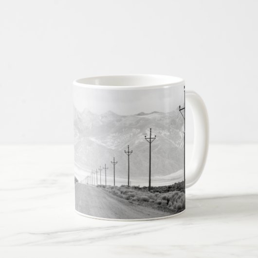 Eine einsame Straße und Power | San Juan Mountains Kaffeetasse (VorderseiteRechts)