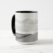 Eine einsame Straße und Power | San Juan Mountains Tasse (Vorderseite Links)